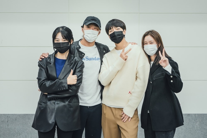 Tim Produksi \'Mouse\' Puji Sinergi Lee Seung Gi Dan Park Ju Hyun Saat Syuting
