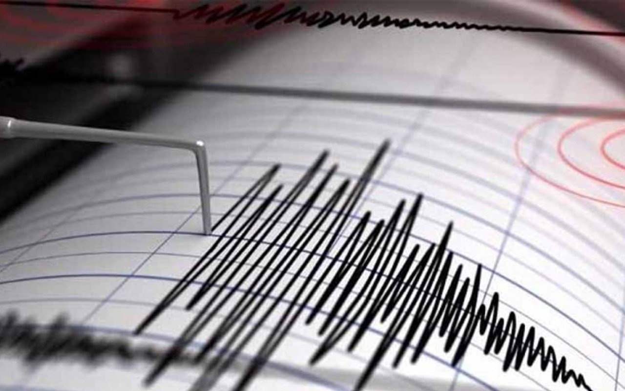Kantor Gubernur Sulawesi Barat Ambruk Imbas Gempa M 6,2 