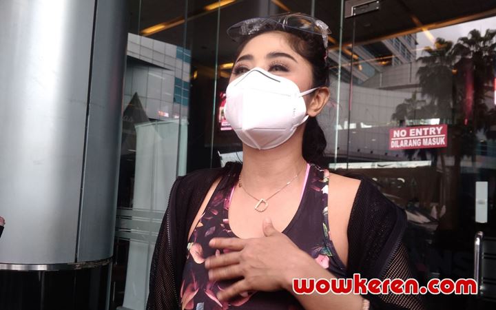 Dewi Persik Beri Pesan Pada Masyarakat Yang Tolak Suntik Vaksin