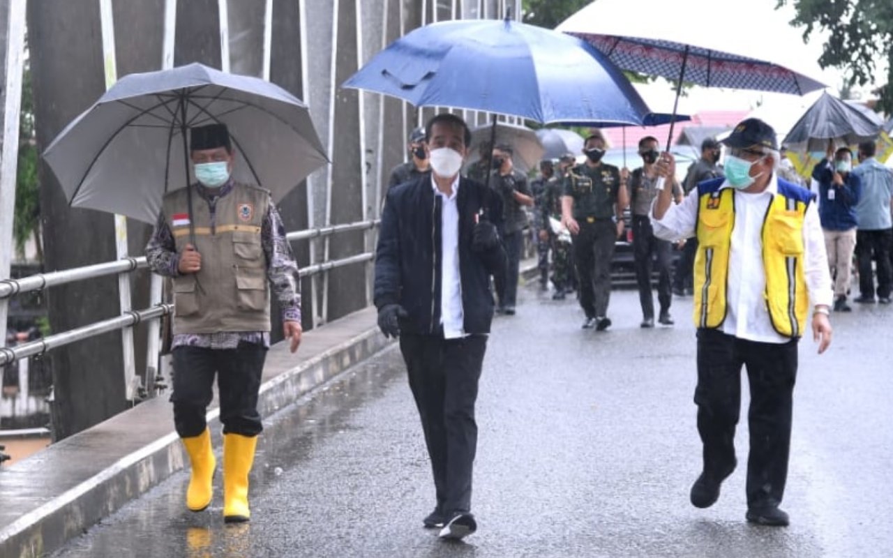 Tak Singgung Penggundulan Hutan, Jokowi Beber Penyebab Banjir Besar di Kalsel