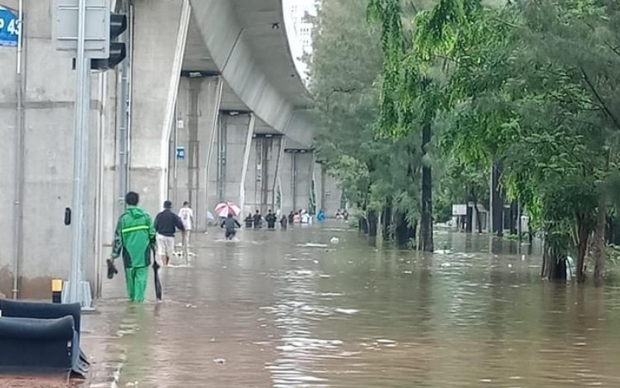Curah Hujan Naik, Pemprov DKI Jakarta Diminta Waspadai Banjir