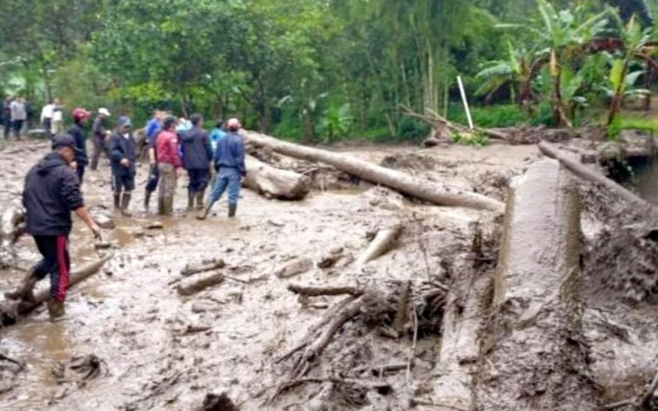 Banjir Bandang Terjang Kawasan Puncak Bogor, Video Detik-Detik Kejadian Bikin Ngeri