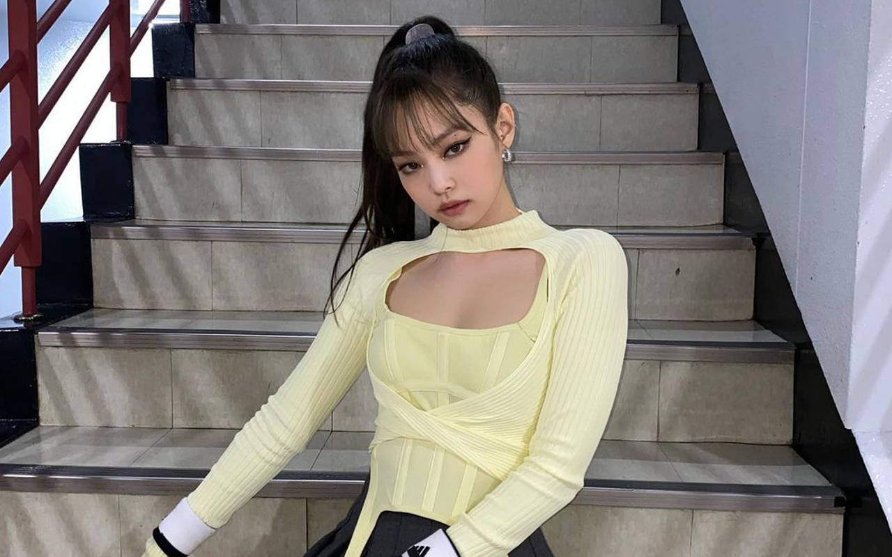 Jennie BLACKPINK Pamerkan Isi Tasnya, Ternyata Sering Bawa Barang-Barang Ini