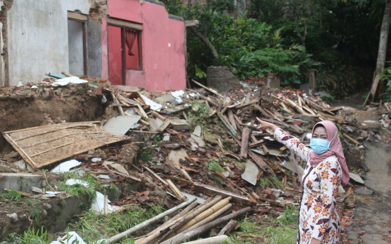 Tanah Bergerak di Brebes Sebabkan 38 Rumah Rusak, Puluhan Warga Harus Mengungsi