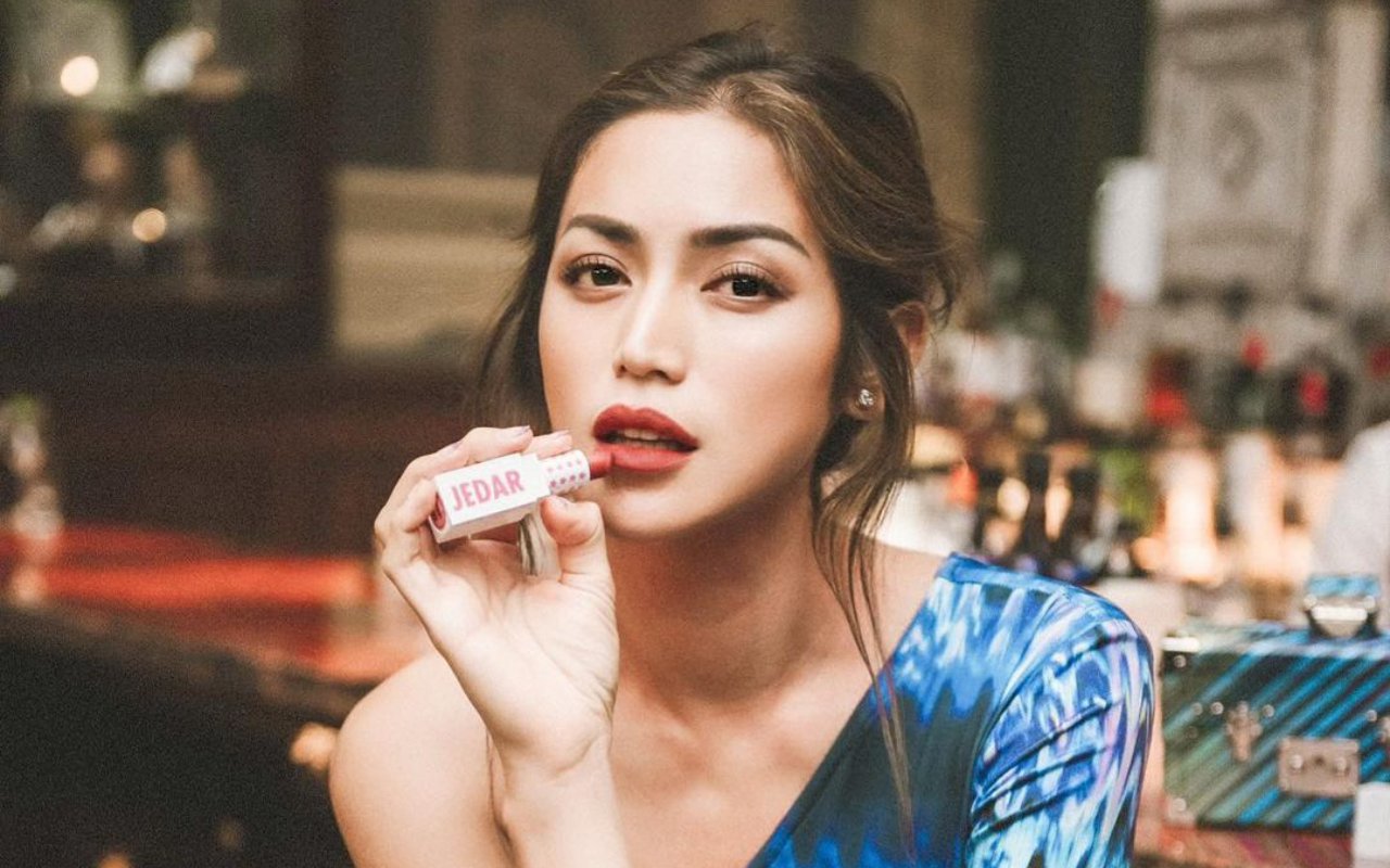 Jessica Iskandar Disebut Tebar Hal Negatif Gegara Pamer Foto Seksi Pakai Mini Dress