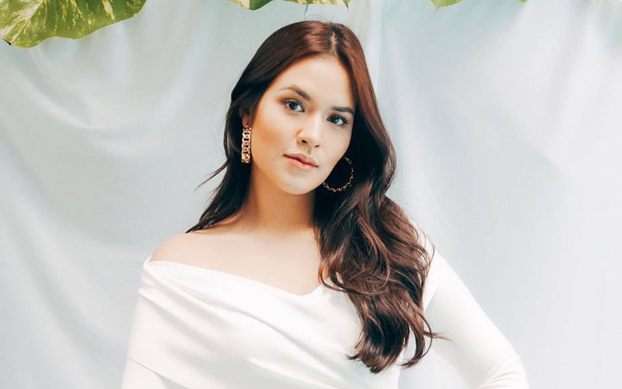 Biodata Raisa Dalam Bahasa Inggris Belajar