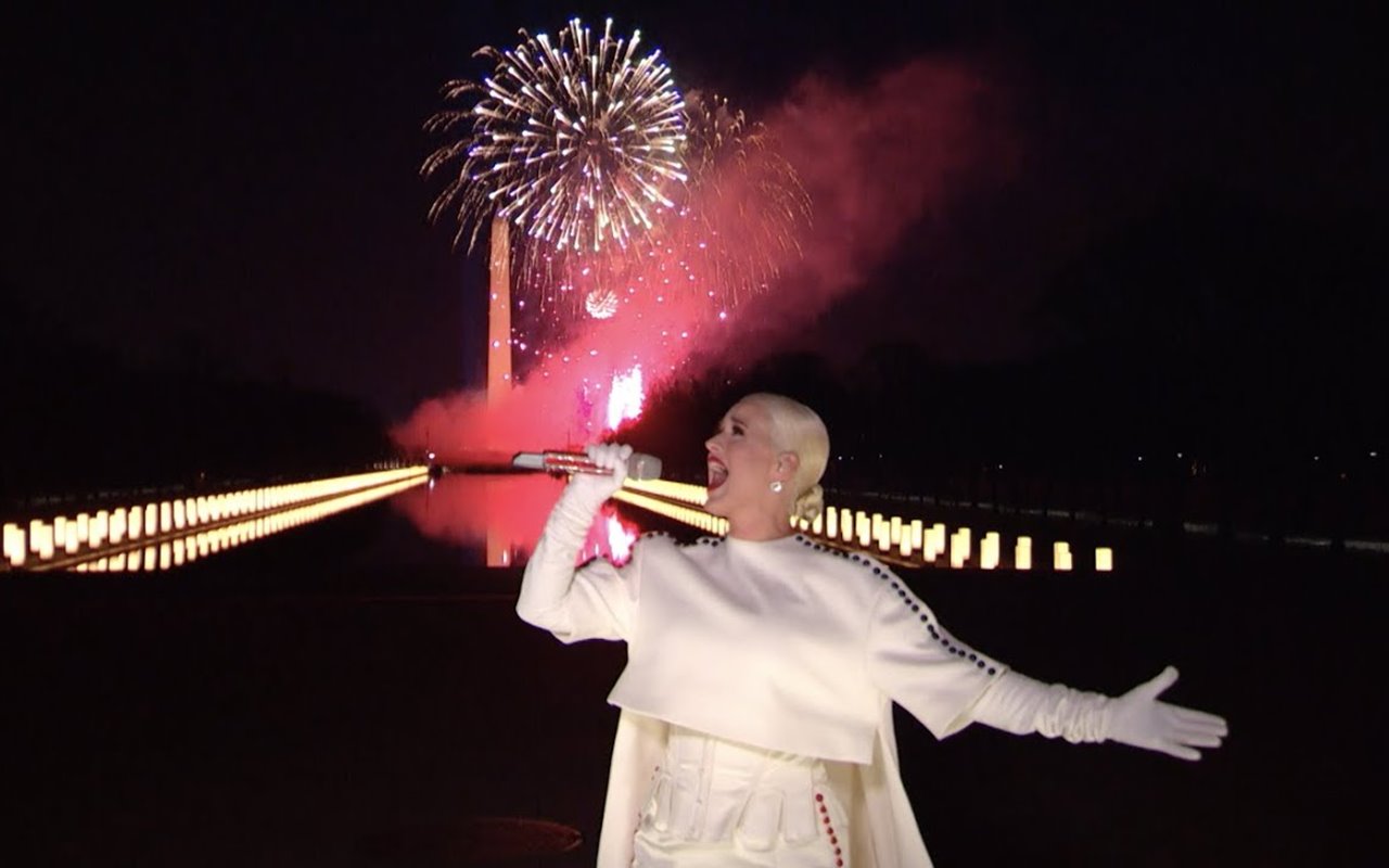 Diiringi Pesta Kembang Api, Katy Perry Meriah Tutup Pelantikan Joe Biden Dengan Lagu 'Firework'