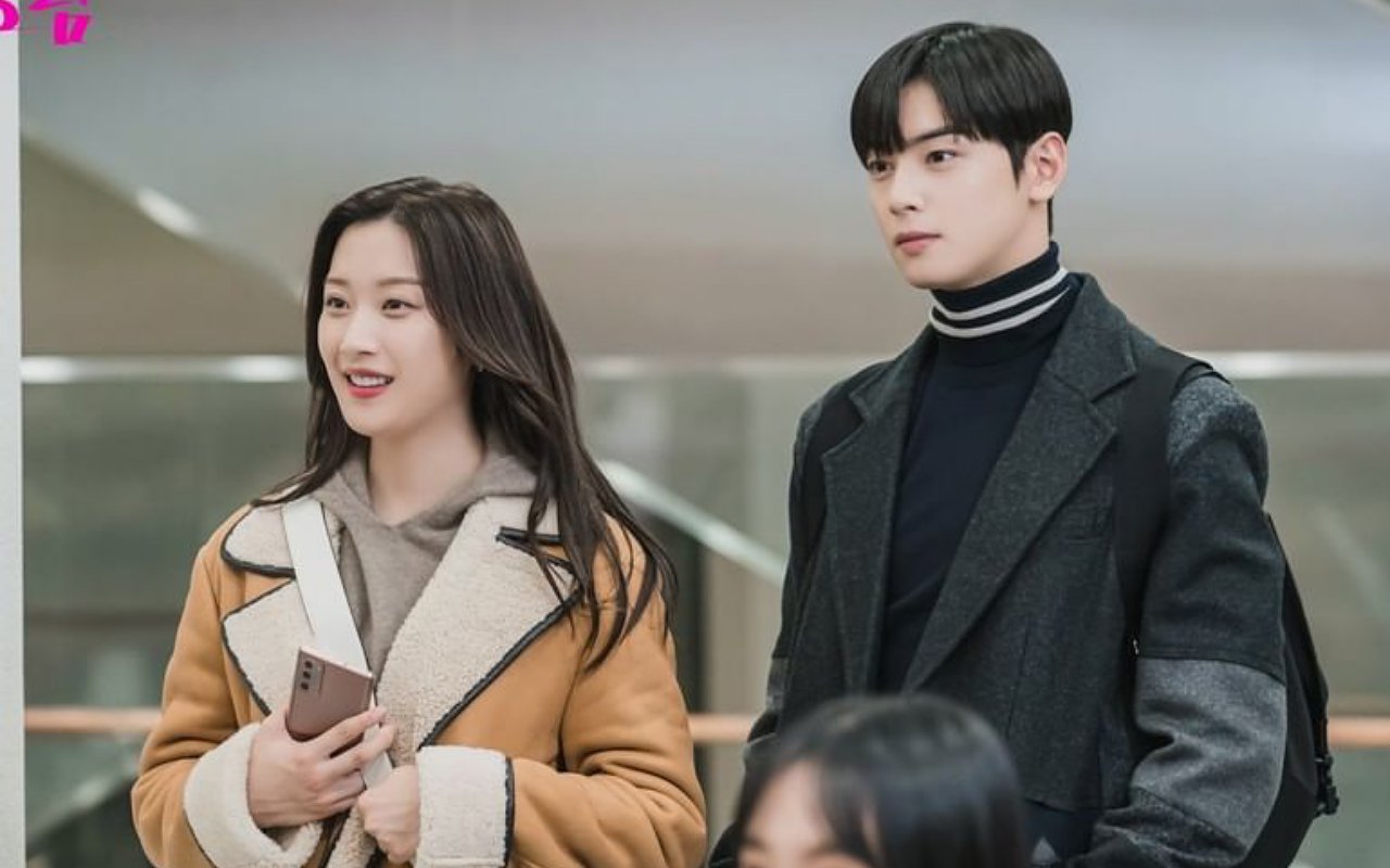 Cha Eunwoo dan Moon Ga Young Buat Heboh Akhirnya Ciuman Hot Di 'True Beauty'