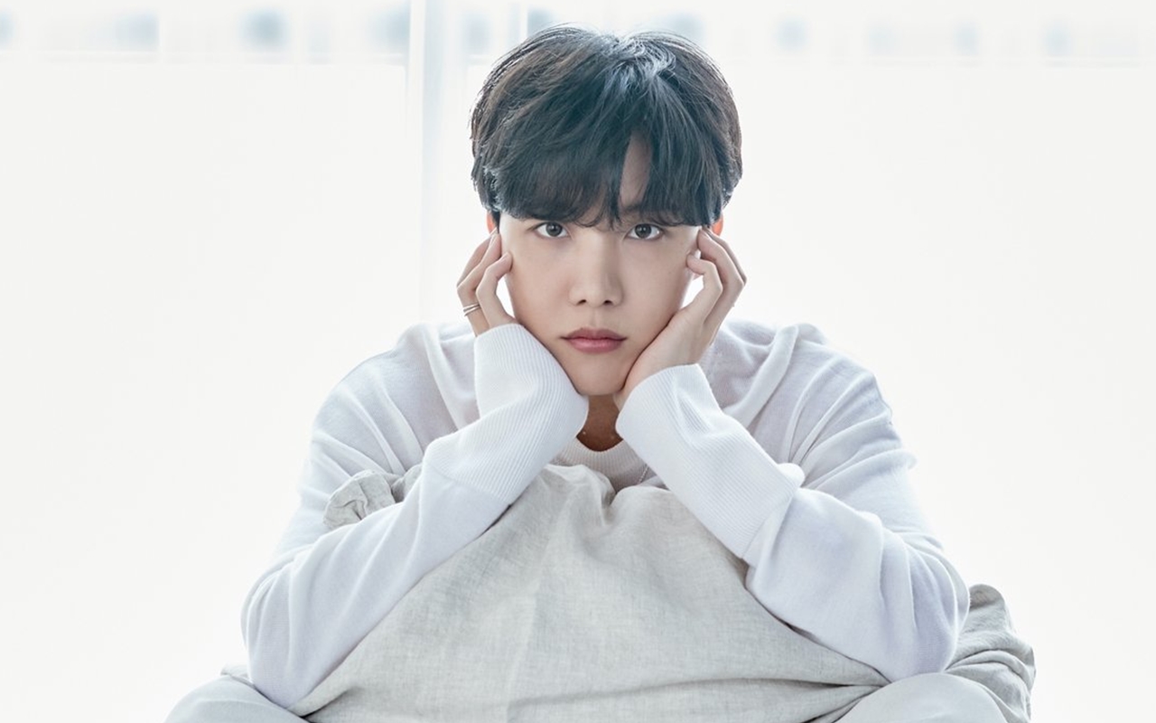 J-Hope BTS Pakai Cincin Kawin?