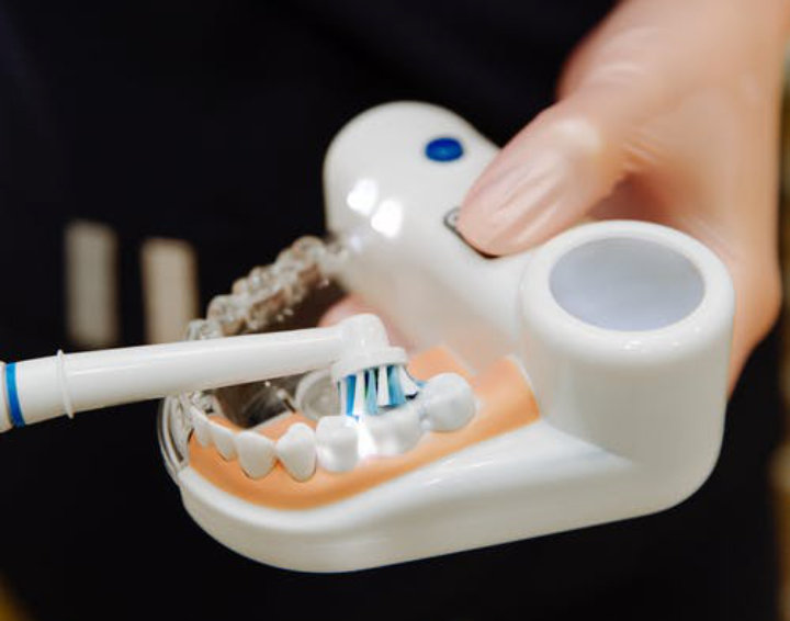 Beri Contoh Cara Menyikat Gigi yang Benar