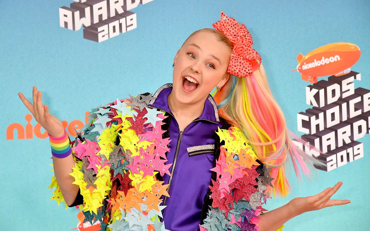 Rumah JoJo Siwa Dikerumuni Polisi Usai Akui Orientasi Seksual, Kenapa?