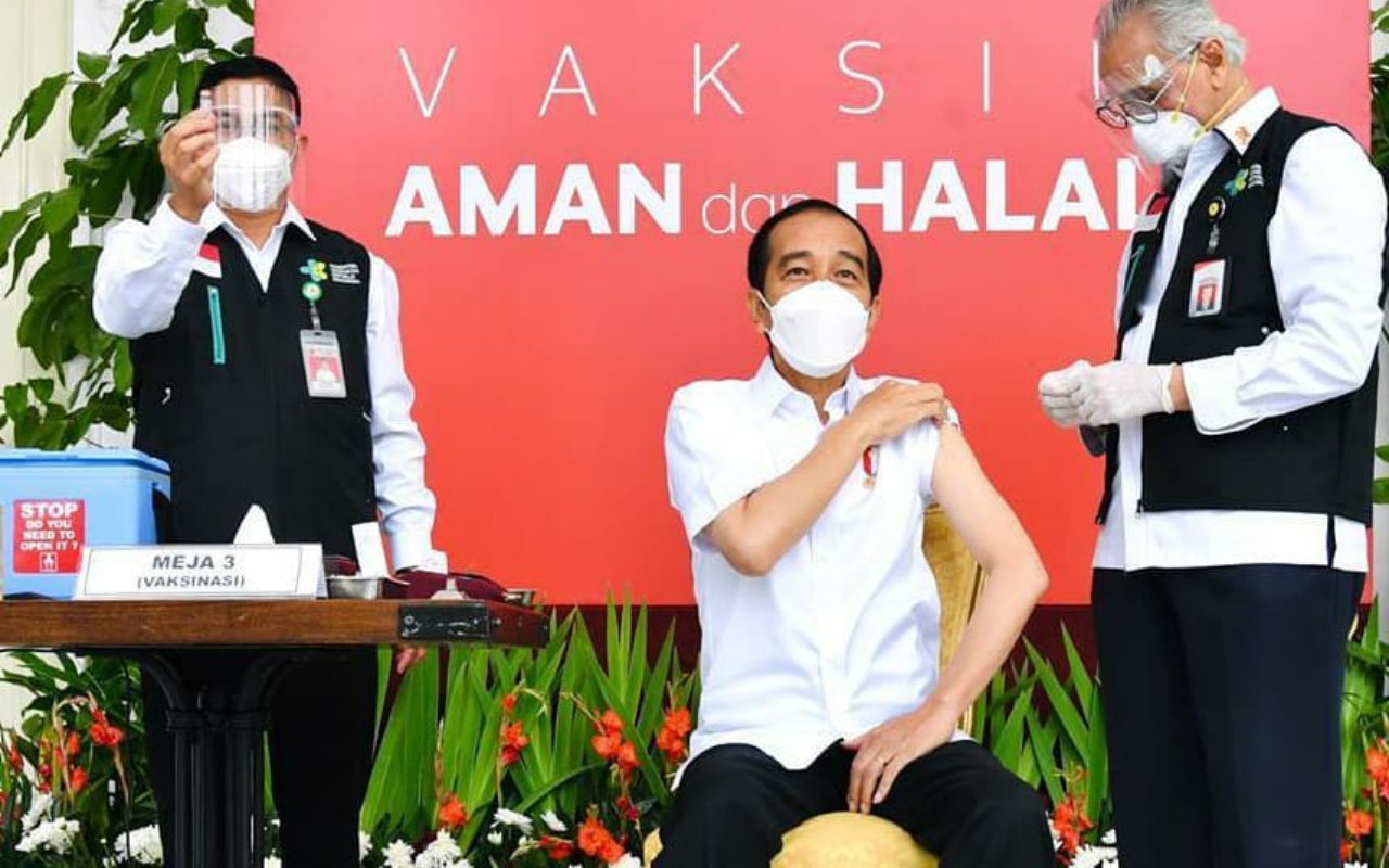 Jokowi Dijadwalkan Terima Suntikan Vaksin Corona Kedua Besok