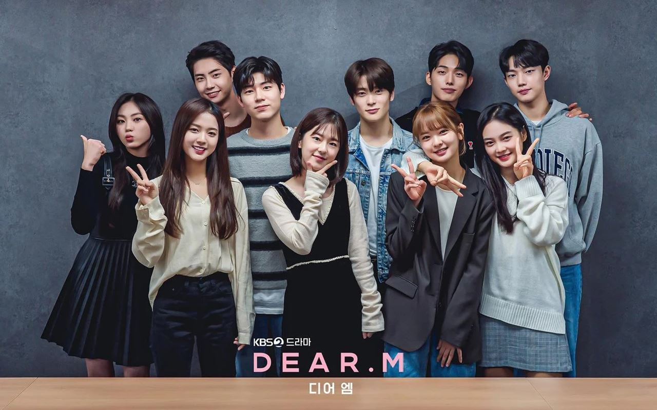 Jaehyun NCT dan Park Hye Soo Cs Pancarkan Aura Persahabatan Anak Kuliah di Poster 'Dear.M'
