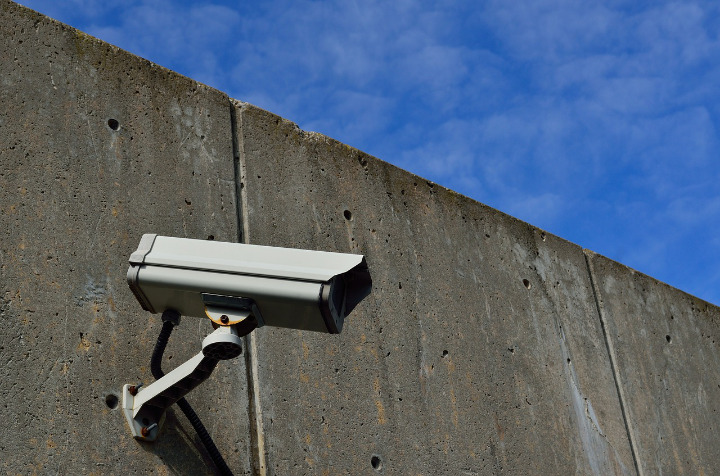 Pasang di Sudut Ruangan Sebagai CCTV