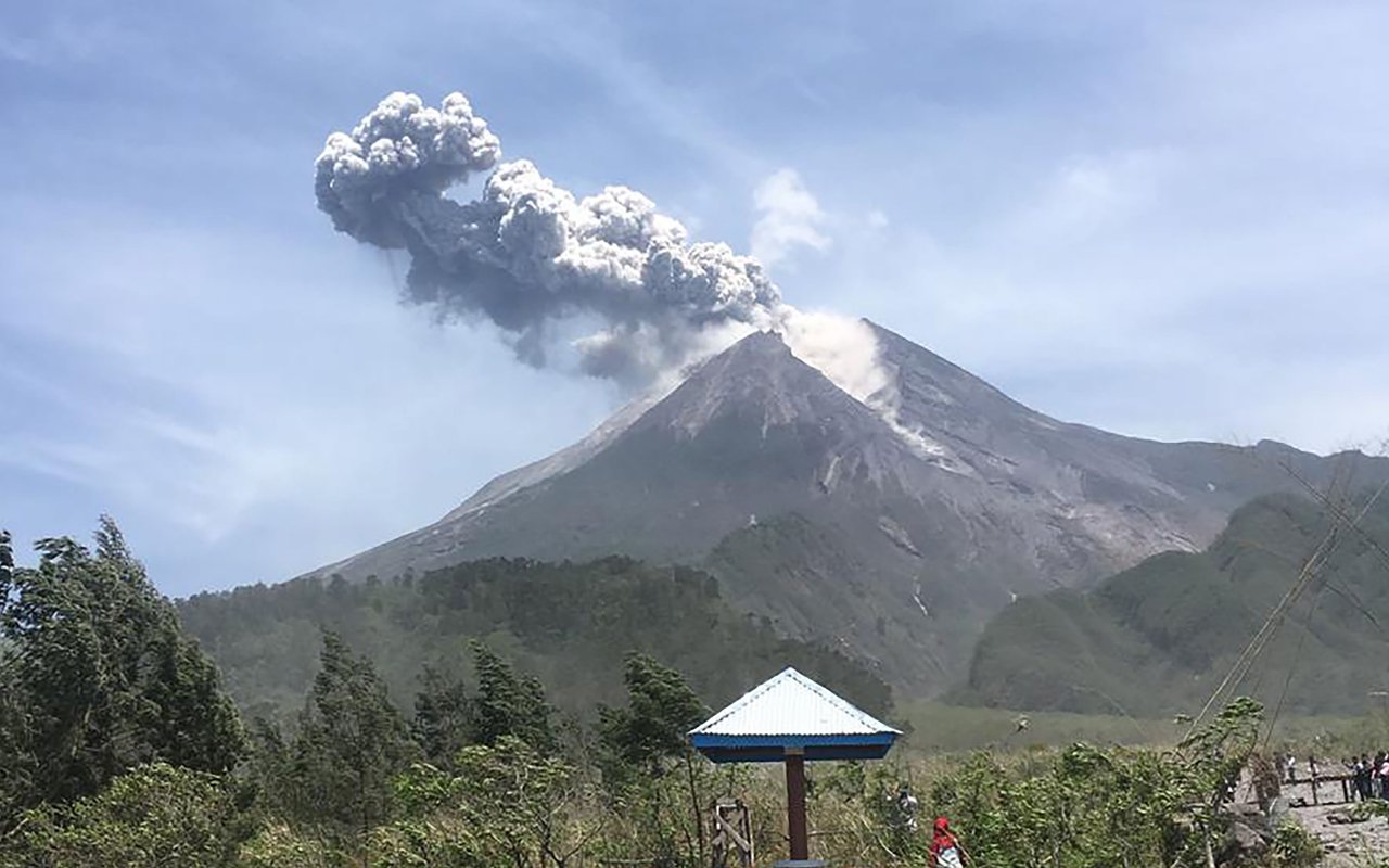 Erupsi Gunung Merapi Sebabkan Puluhan Hektare Lahan Sayur dan Pakan Ternak Rusak