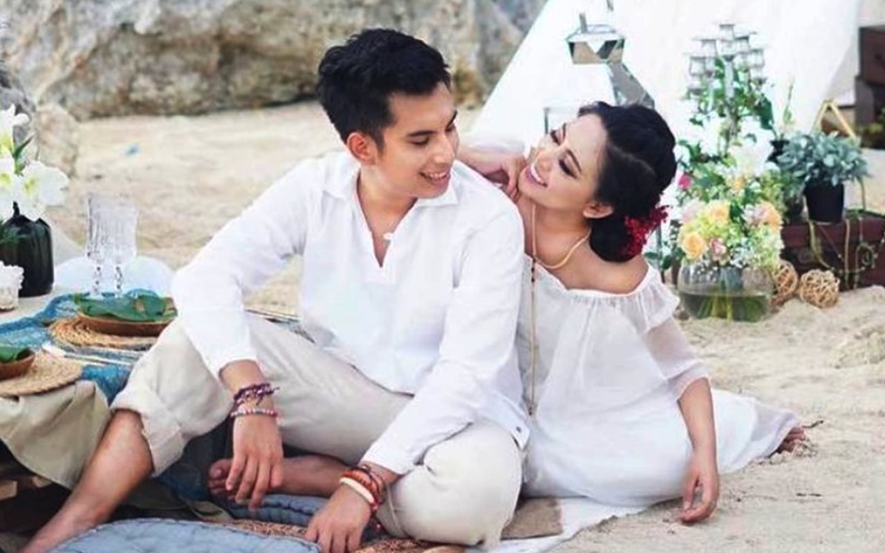 Niko Al Hakim Band : Rachel Vennya Gugat Cerai Niko Al Hakim : Okezone Celebrity - Rachel vennya sudah mengklarifikasi bahwa dirinya sudah resmi bercerai dengan niko al hakim.