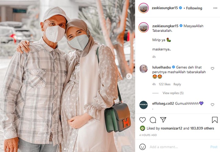Zaskia Sungkar Pamer Baby Bump Bareng Ayah