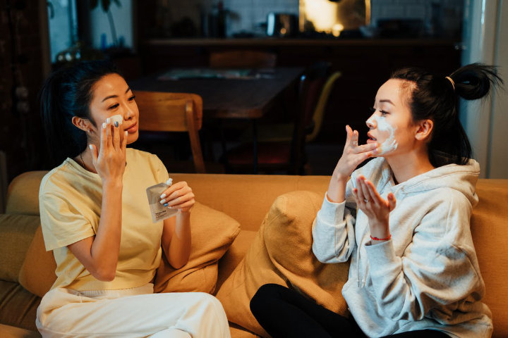 Bisa Digunakan Bersama Produk Skincare Lain