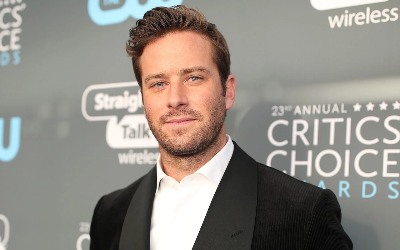 Armie Hammer Mundur dari 'The Offer' Usai Skandal Seks dan 'Kanibalisme'