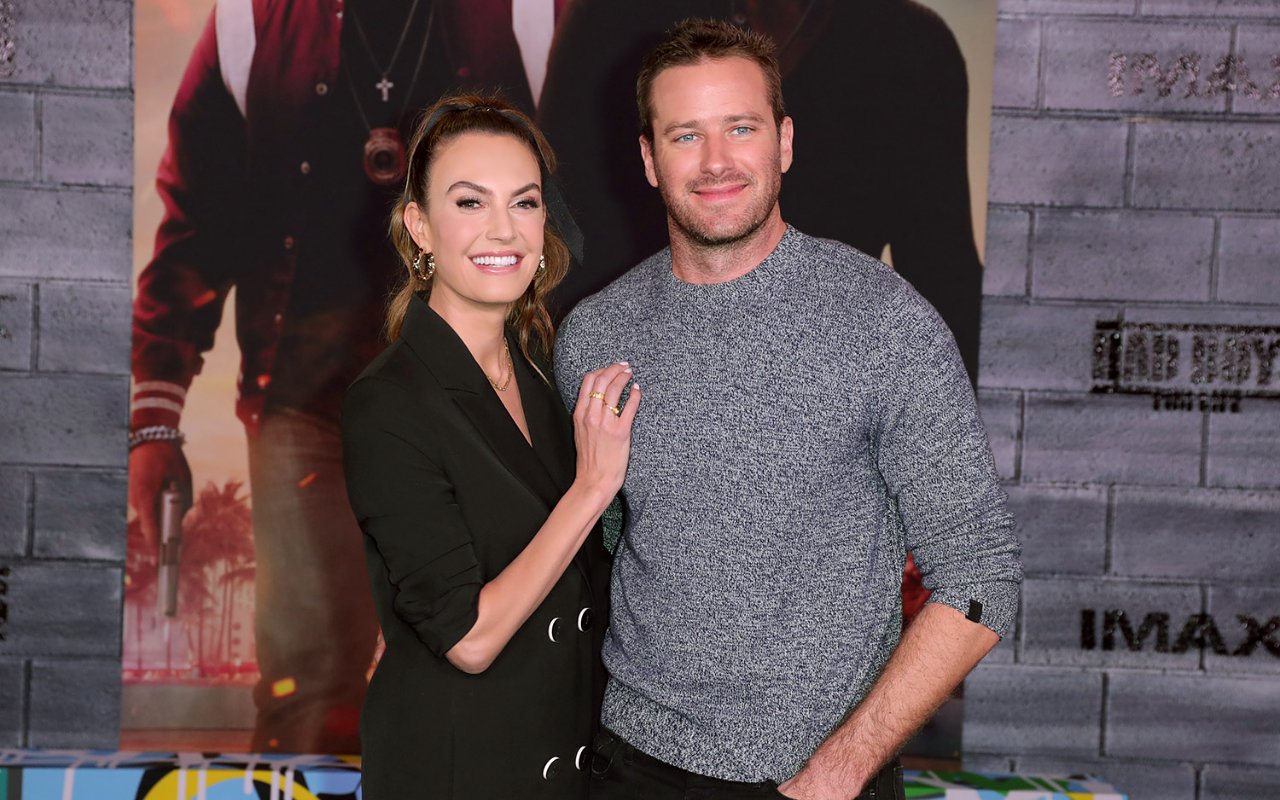 Armie Hammer Terlibat Kasus Seks Dan 'Kanibalisme', Ini Respon Elizabeth Chambers Sang Mantan Istri