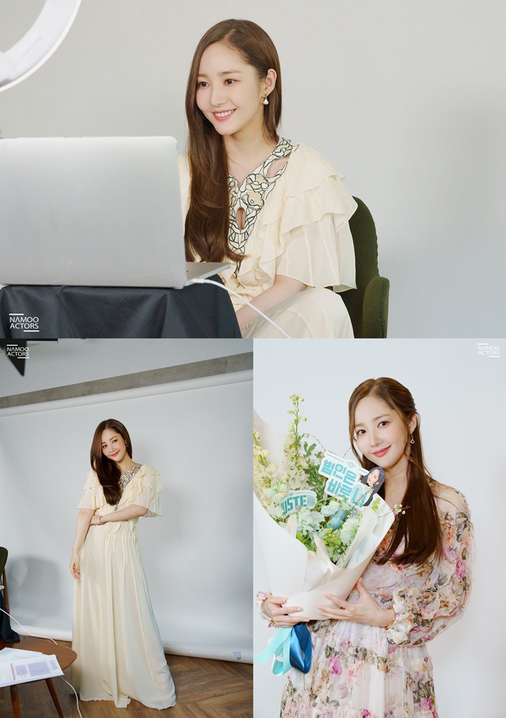 Kecantikan Park Min Young di Balik Layar Preskon Sungguh Tak Tertandingi