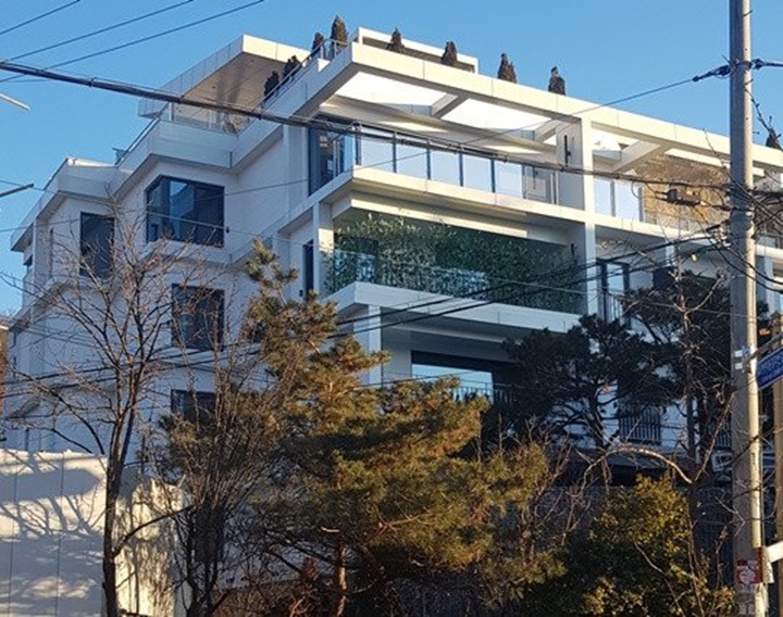 Rumah Artis Korea Hyun Bin