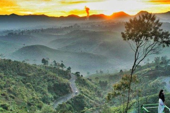 Sunrise Point Cukul (Bandung)