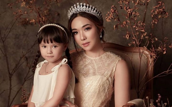 Momen Pernikahan Ririn Ekawati-Ibnu Jamil, Gisella Anastasia Bicara Hak Asuh Anak - Topik Pagi