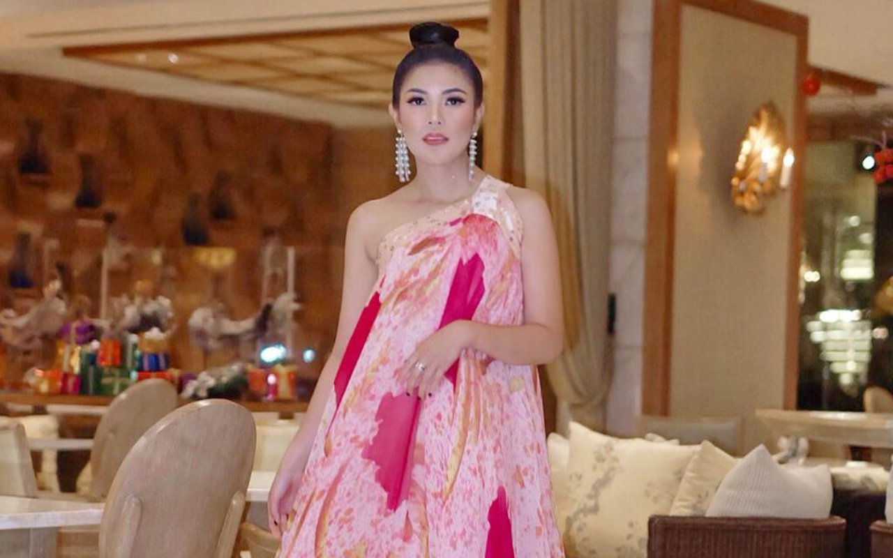 Nindy Tulis Kalimat Bijak Soal Masa Lalu Setelah Terungkap Suami KDRT, Paras Makin Cantik Disorot