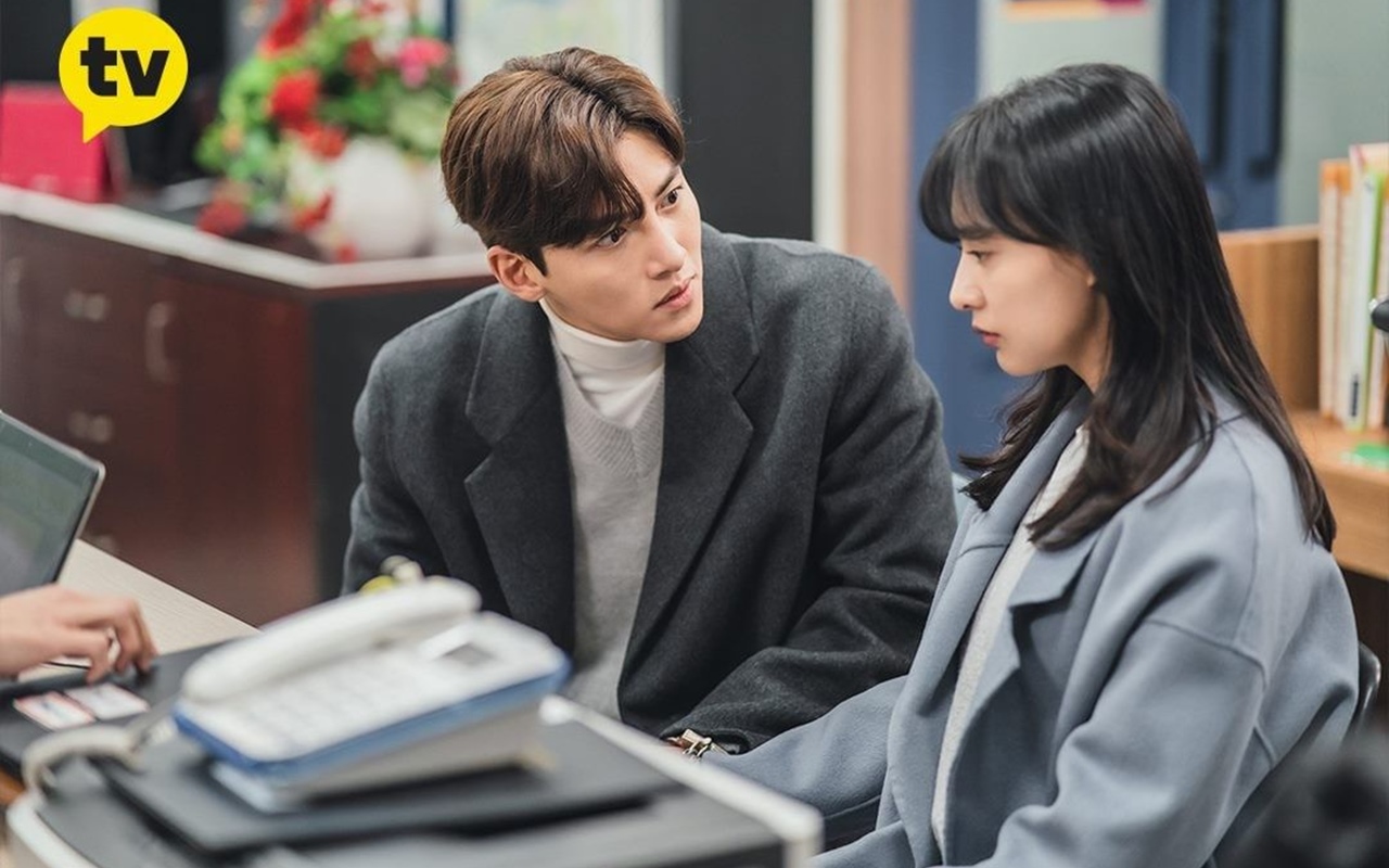 Ji Chang Wook dan Kim Ji Won Ciuman Hot di Tempat Umum 'Lovestruck In The City' Ji Chang Wook dan Kim Ji Won Ciuman Hot di Tempat Umum 'Lovestruck In The City'