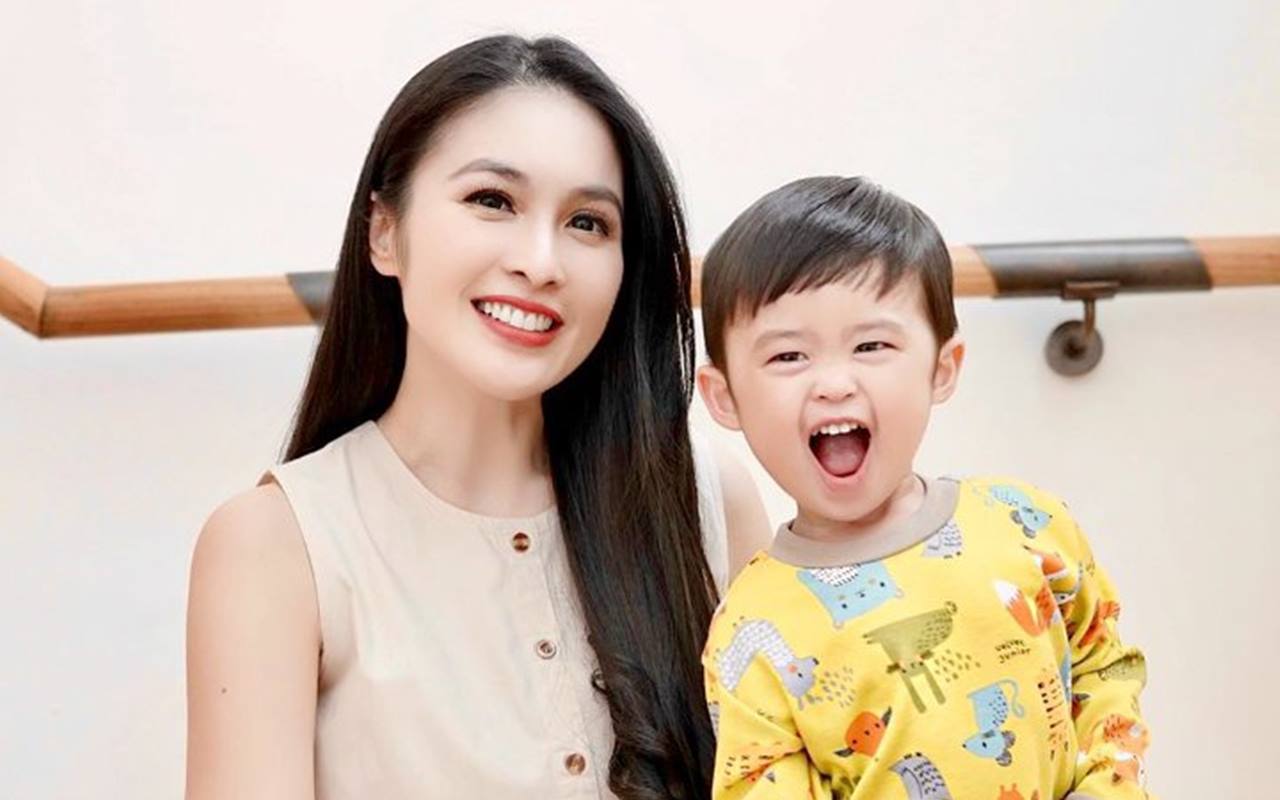 Biasa Ceria, Raphael Moeis Putra Sandra Dewi Pamer Wajah Galau Malah Bikin Gemes