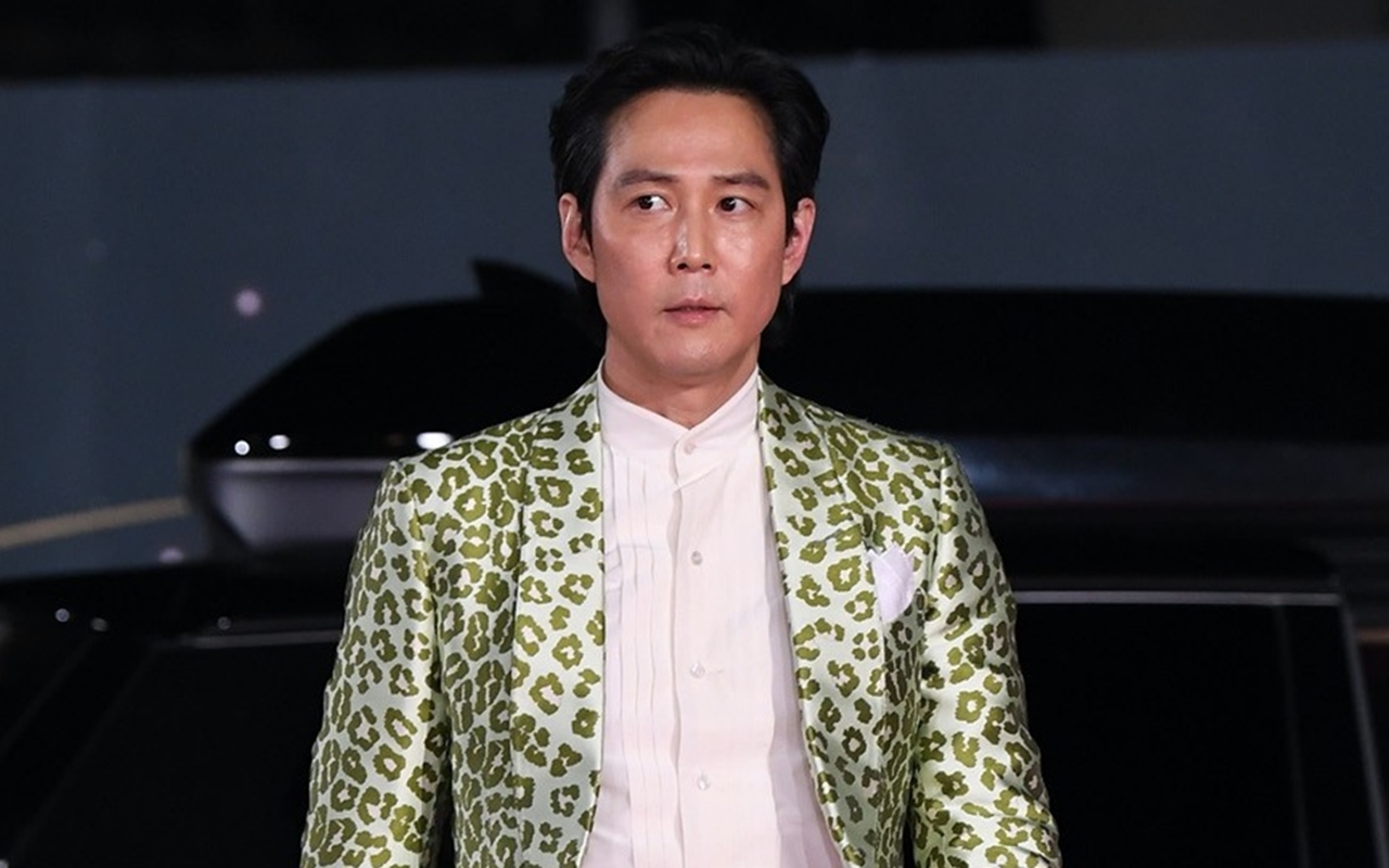 Blue Dragon Film Awards Ke-41: Busana Lee Jung Jae Dikritik Terlalu Mencolok