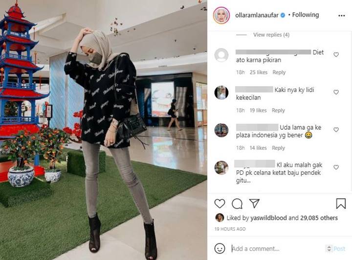 Penampakan Kaki Olla Ramlan Yang Makin Kurus Bikin Khawatir, Diet Atau Banyak Pikiran?