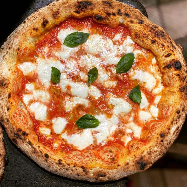 Piza Neapolitan Pizzaiuolo, Italia