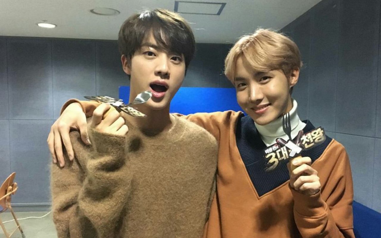 Jin BTS Usil Banget Gangguin J-Hope Pemotretan Biar Nggak Pulang-Pulang