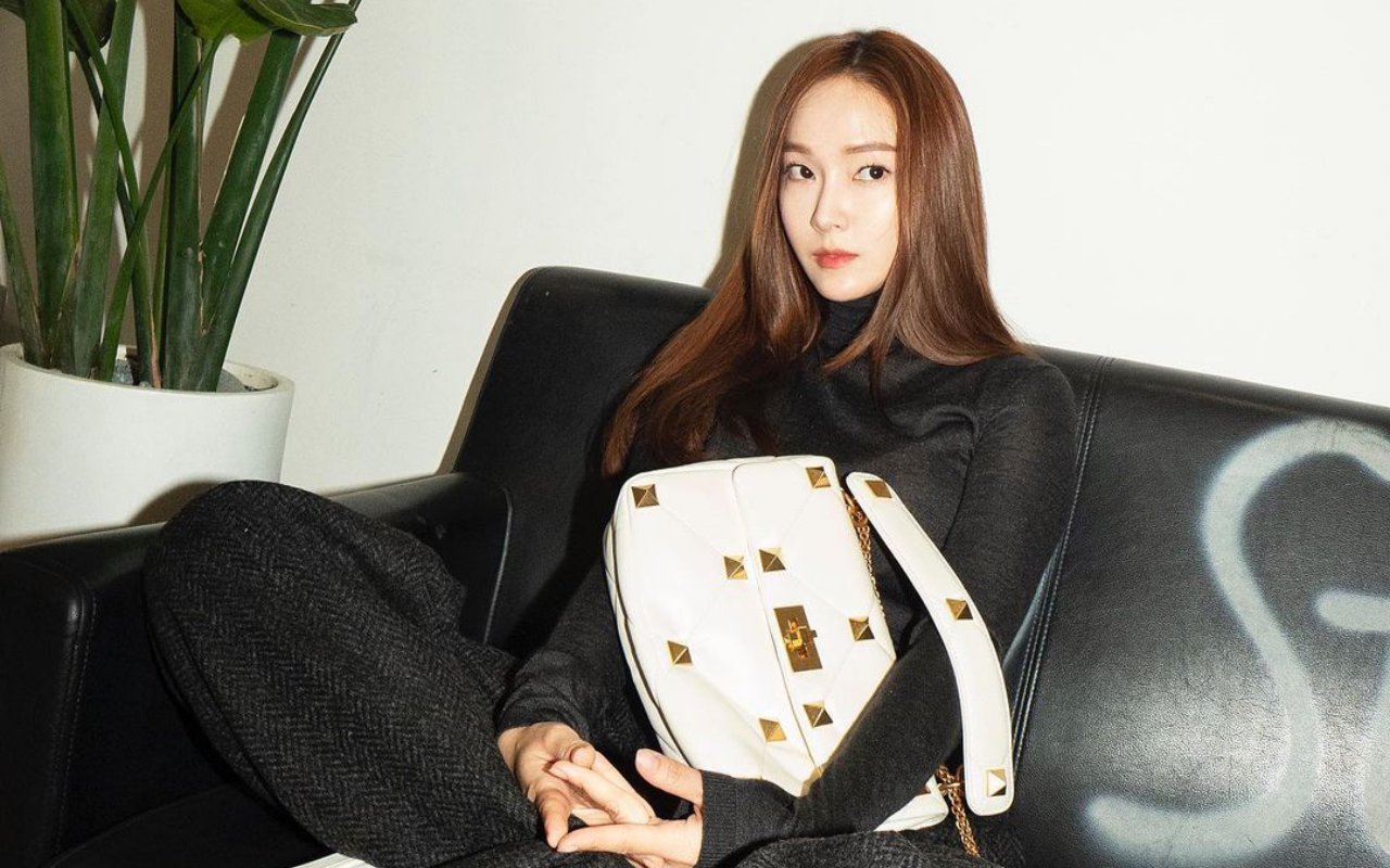 Sinopsis Novel Kedua Jessica Jung 'Bright' Beredar, Masih Angkat Kehidupan Idol Populer