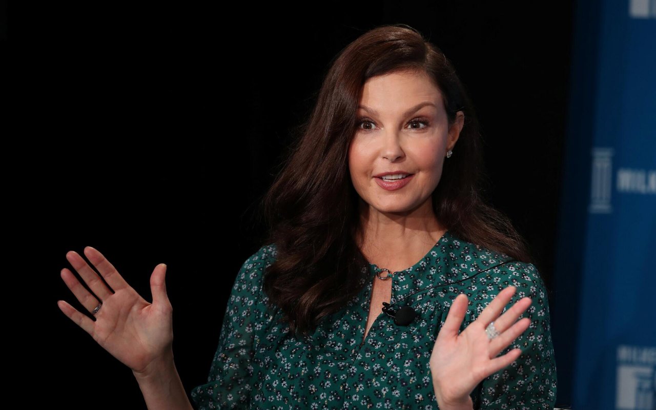 Ashley Judd Bagikan Foto Penyelamatan Kecelakaan Dirinya Setelah Kakinya 'Hancur' di Kongo