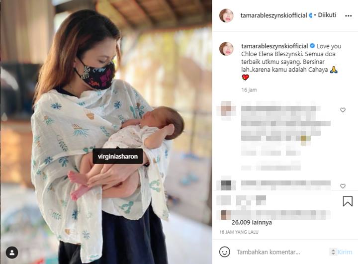 Tamara Bleszynski Gendong Bayi Dikira Punya Anak Lagi?