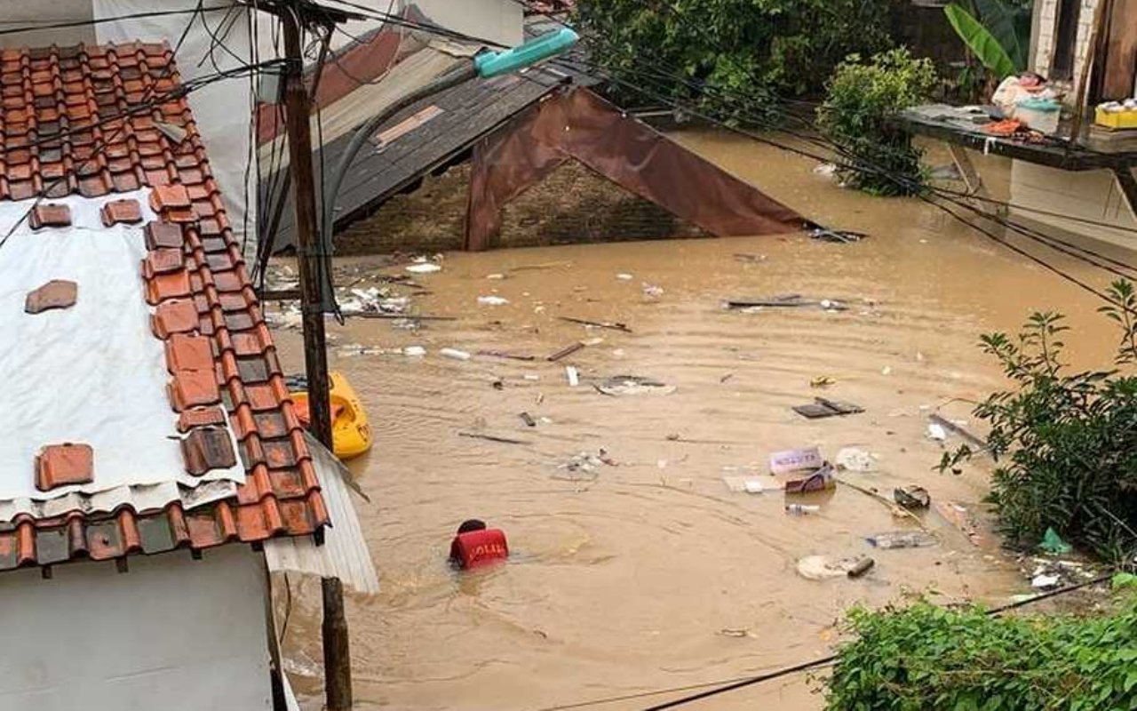 BMKG Peringatkan Semua Provinsi di Pulau Jawa Siaga Banjir 18-19 Februari