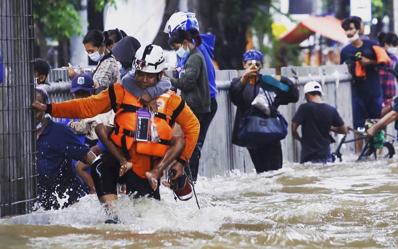 Jokowi ungkap penyebab banjir berhari-hari di kalimantan