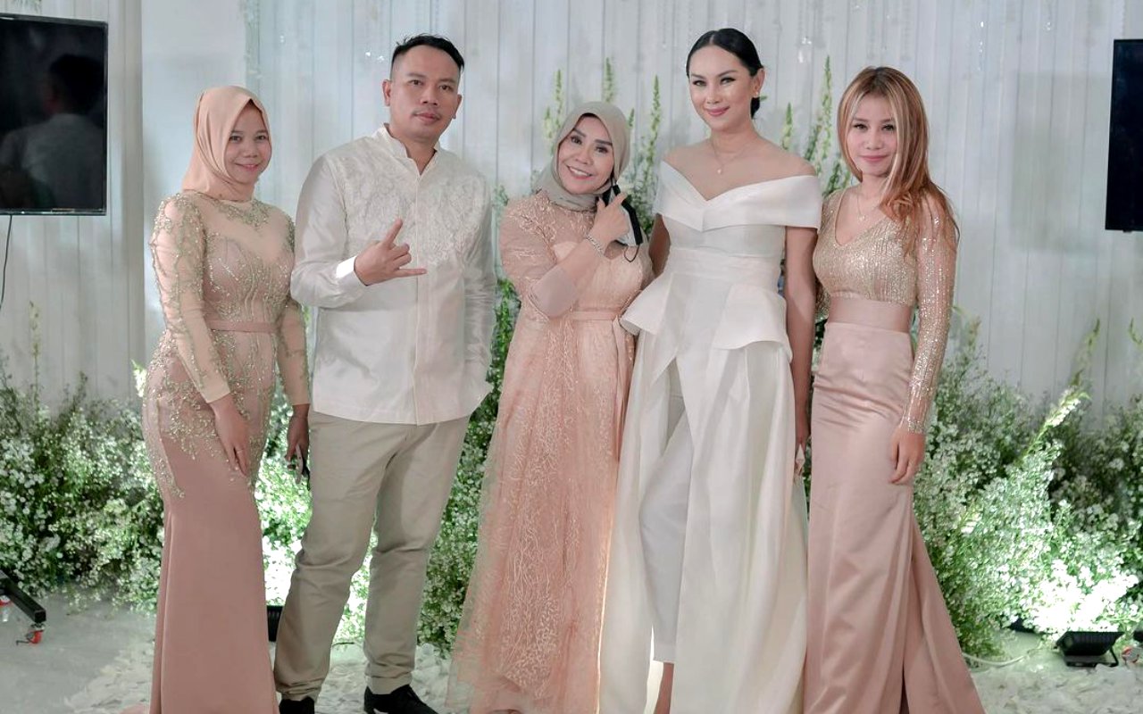 Adik Bantah Pernikahan Kalina Oktarani-Vicky Prasetyo Batal Karena Tak Direstui, Ungkap Fakta Ini