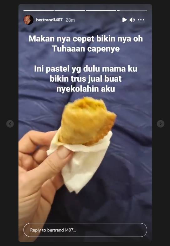 Bertrand Antolin Kenang Perjuangan Ibunda Jualan Makanan Ringan Demi Biaya Sekolah