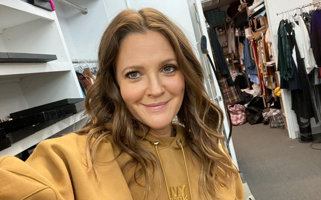 Drew Barrymore Mewek Baper Lihat Video Ulang Tahun Dari Kedua Putrinya Kenapa