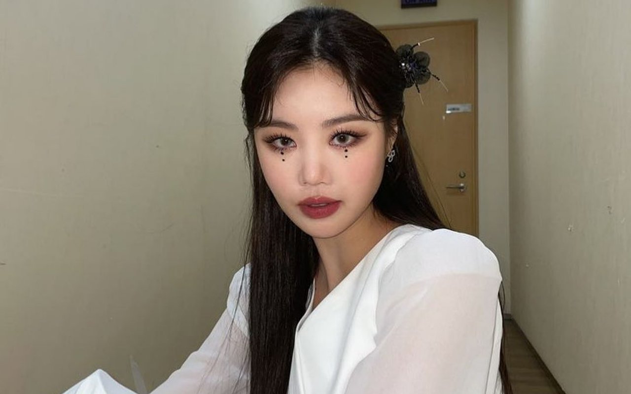 Tersangkut Isu Bullying Sekolah, Wajah Soojin (G)I-DLE di Gerai Kosmetik Ditutupi