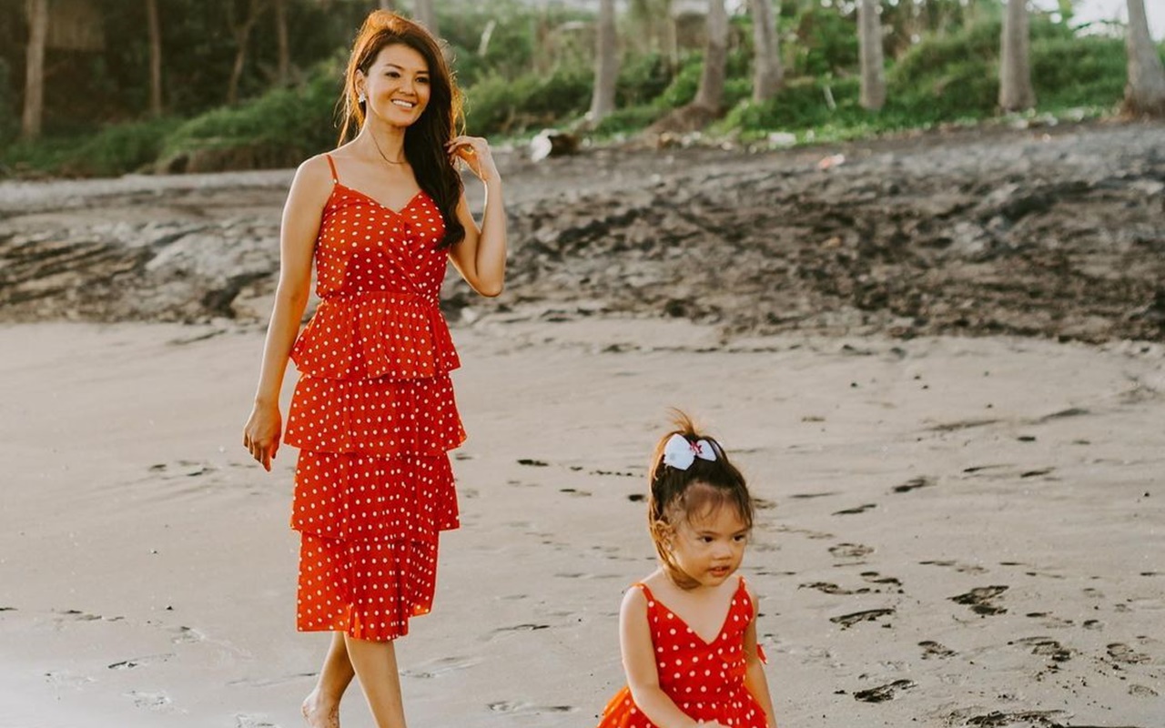 Gemas Banget, Farah Quinn Pamer Sang Putri Kecil Sudah Ahli Bikin Makanan Sehat Sendiri 
