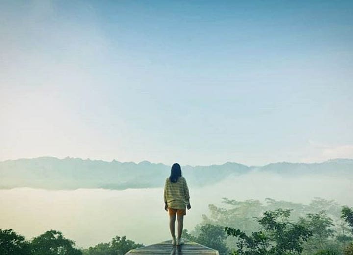 Menikmati Udara Sejuk di Punthuk Setumbu