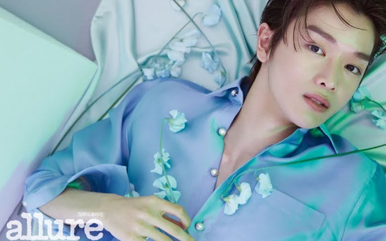 Jalani Pemotretan Pertama Sejak Debut, Sungchan NCT Bikin Terpesona dengan Visualnya