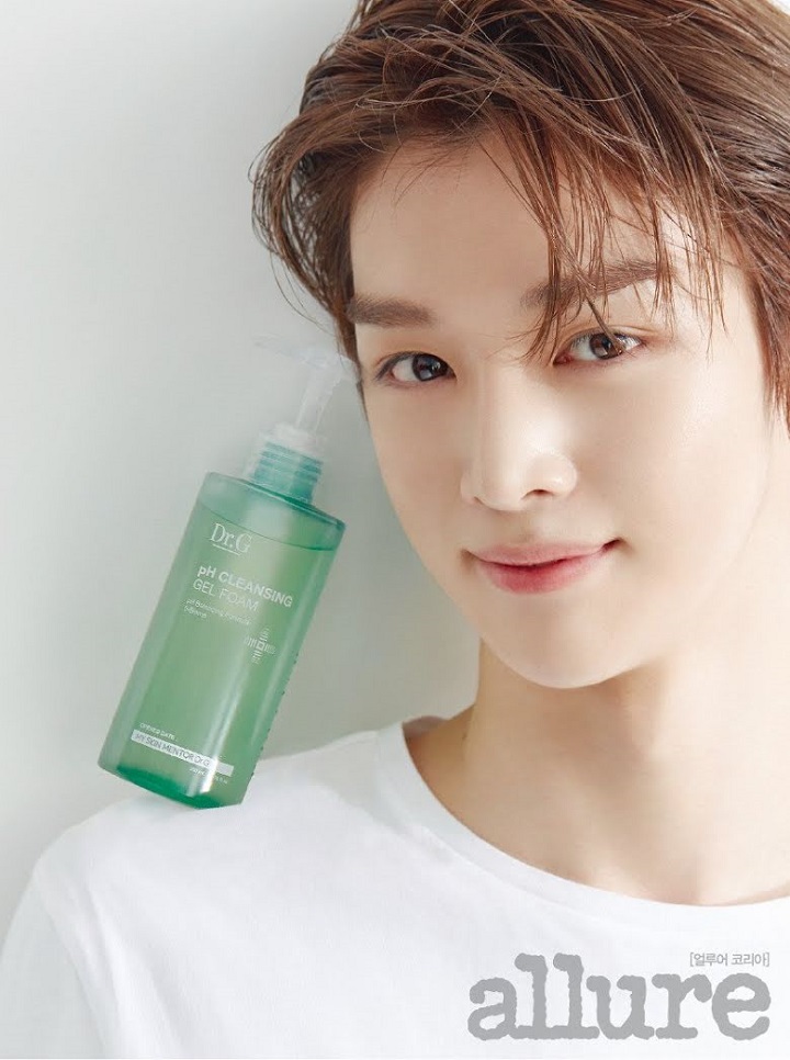 Jalani Pemotretan Pertama Sejak Debut, Sungchan NCT Bikin Terpesona dengan Visualnya