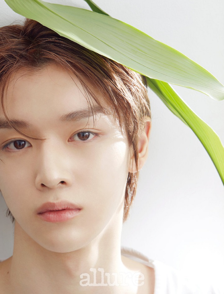 Jalani Pemotretan Pertama Sejak Debut, Sungchan NCT Bikin Terpesona dengan Visualnya