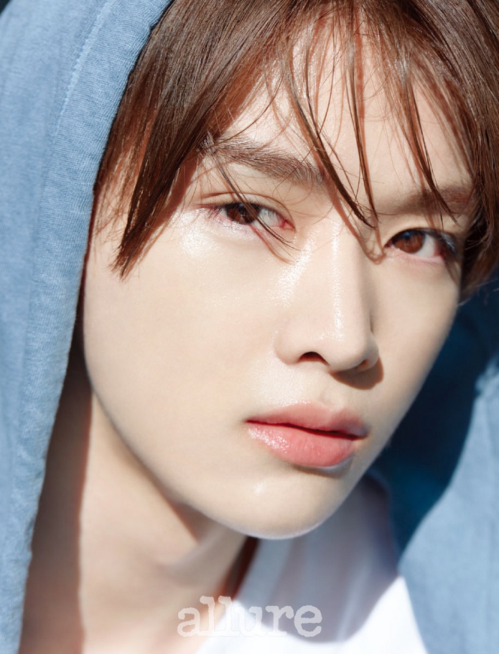 Jalani Pemotretan Pertama Sejak Debut, Sungchan NCT Bikin Terpesona dengan Visualnya